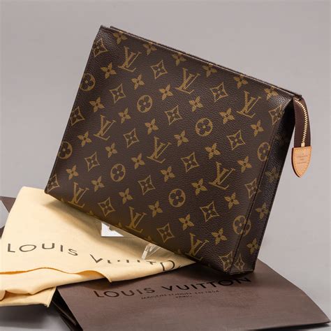 lv toiletry pouch